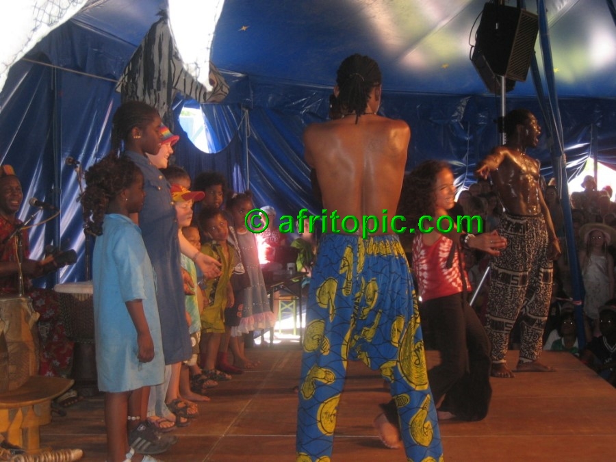 ../Images/AfricaFestival-28-29May05 128.jpg